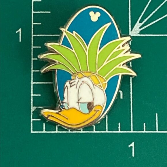 Disney Shanghai Donald Duck Enamel Trading Pin New 2017 Hidden Mickey Pineapple - Picture 6 of 8